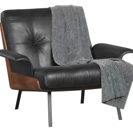 Daiki armchair by minotti